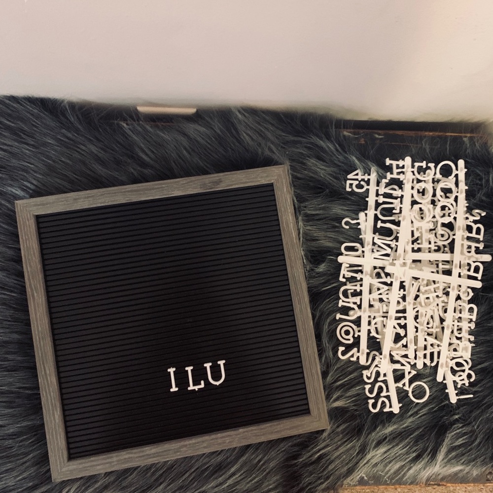 Wall hanging letter message board